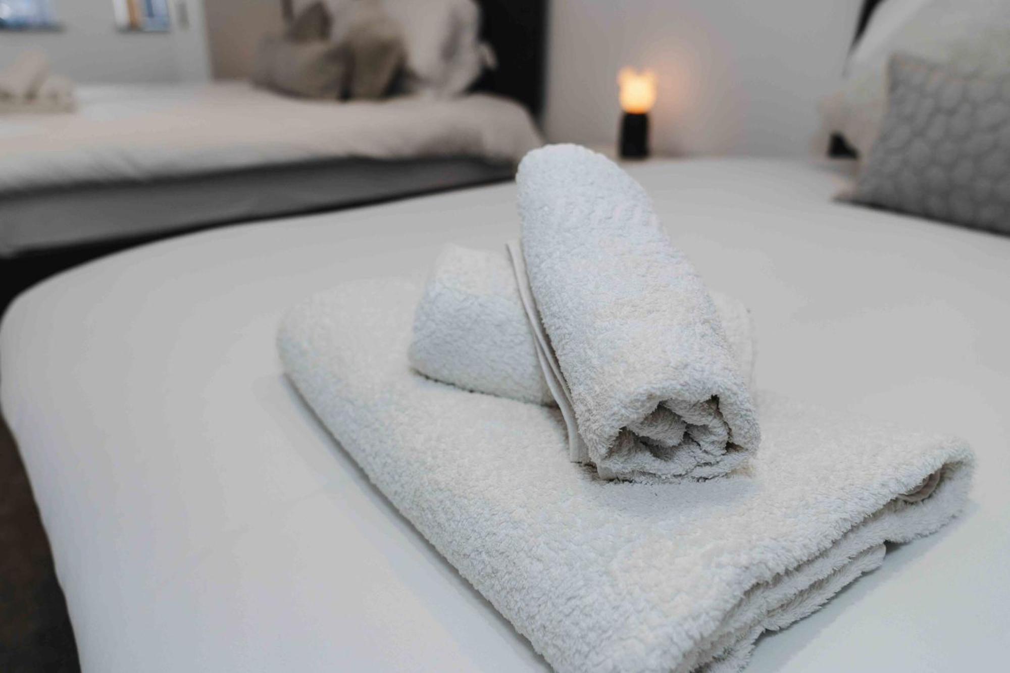 Stunning Luxury Stay By Vichy キングストン・アポン・ハル エクステリア 写真